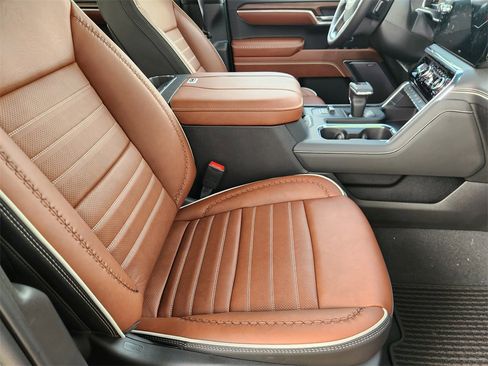 New 2025 GMC Sierra 1500 Denali Ultimate image 9