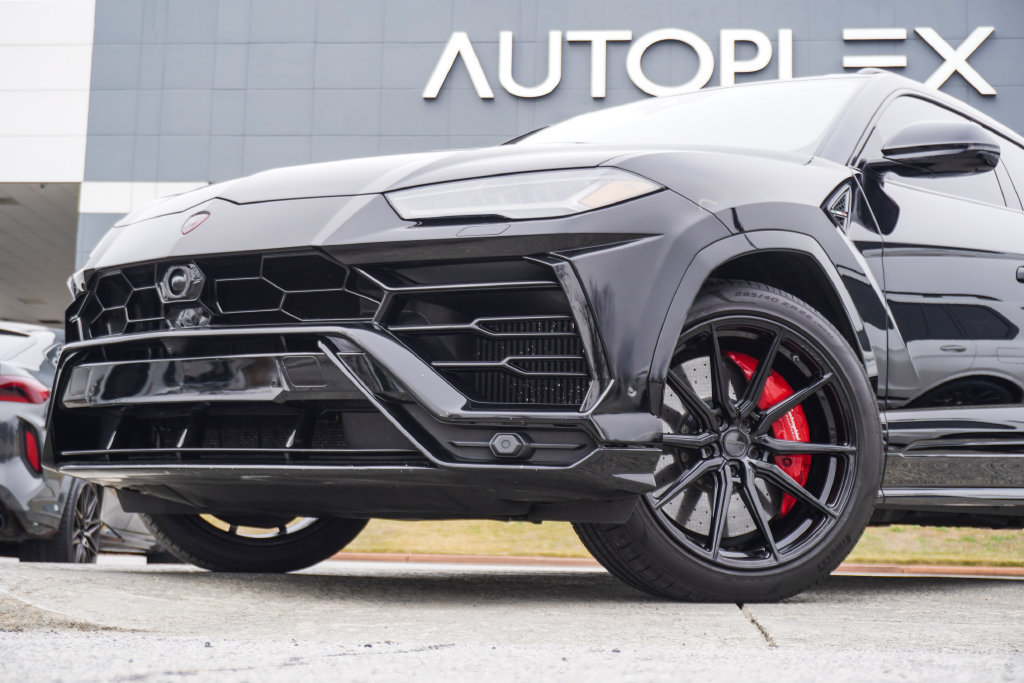 Used 2019 Lamborghini Urus AWD/4WD image 2