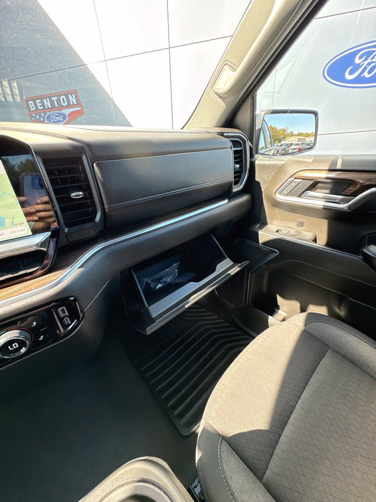 Used 2025 Chevrolet Silverado 1500 LT AWD/4WD image 25