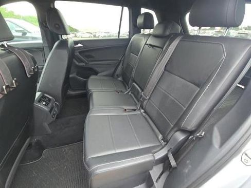 Used 2019 Volkswagen Tiguan SEL Premium R-Line AWD/4WD image 6