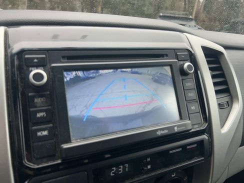 Used 2014 Toyota Tacoma PreRunner w/ TRD Sport Package image 20