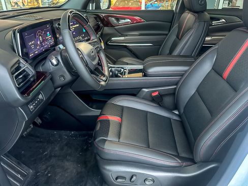 New 2026 Chevrolet Traverse RS image 9