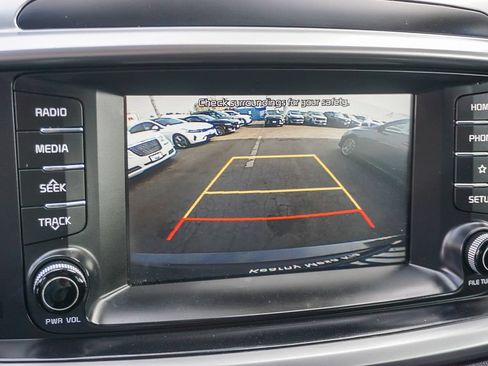 Used 2019 Kia Sorento FWD image 24