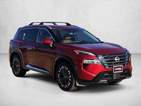 Used 2024 Nissan Rogue Platinum FWD image 3