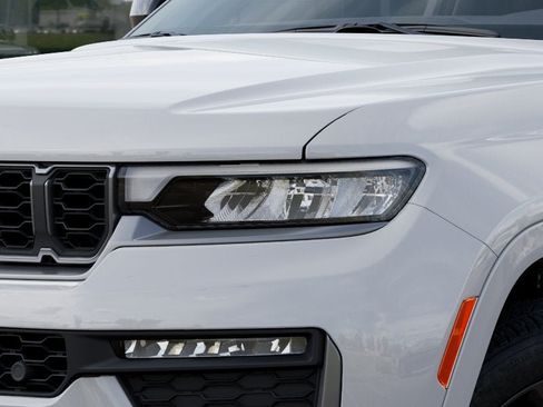 New 2026 Jeep Grand Cherokee Limited AWD/4WD image 36