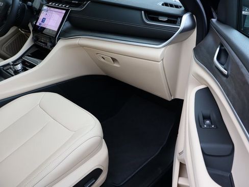 New 2025 Jeep Grand Cherokee Limited image 43