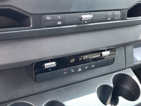 Used 2024 Mercedes-Benz Sprinter 2500 image 22