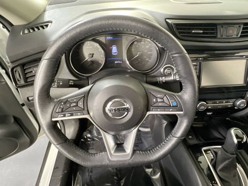 Used 2020 Nissan Rogue SL w/ Premium Package image 11