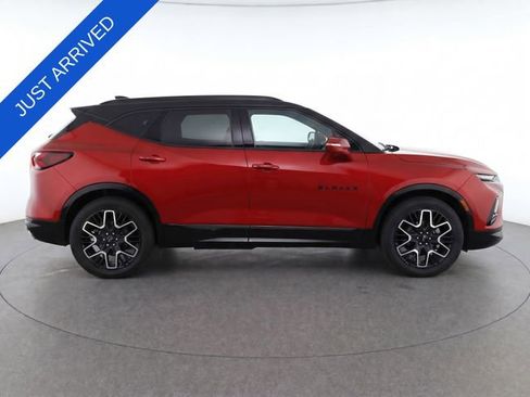 Used 2023 Chevrolet Blazer RS w/ Enhanced Convenience Package AWD/4WD image 2