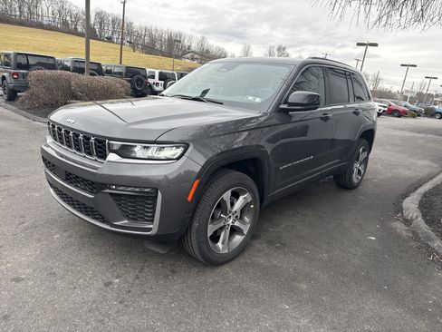 New 2026 Jeep Grand Cherokee Limited image 8