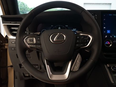 Used 2026 Lexus GX 550 w/ Accessory Package (CT) AWD/4WD image 11