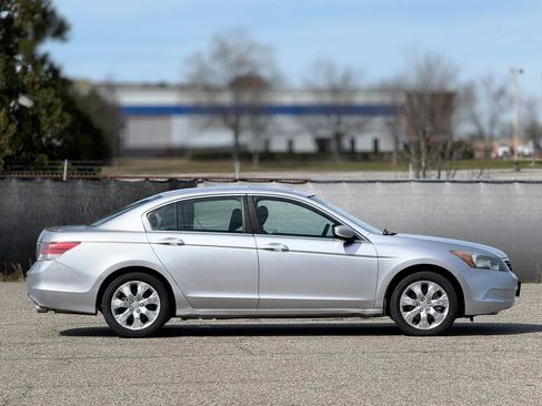 Used 2009 Honda Accord EX image 8