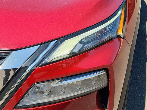 Used 2023 Nissan Rogue SL AWD/4WD image 9
