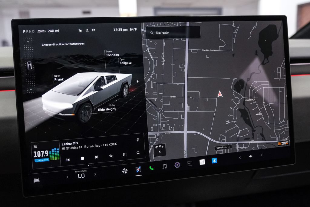 Used 2024 Tesla Cybertruck AWD Crew Cab image 18