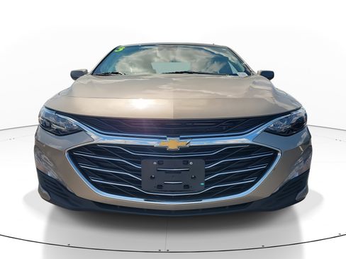 Used 2023 Chevrolet Malibu LT w/ Driver Confidence Package image 2