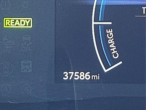 Used 2025 Toyota Camry SE image 23