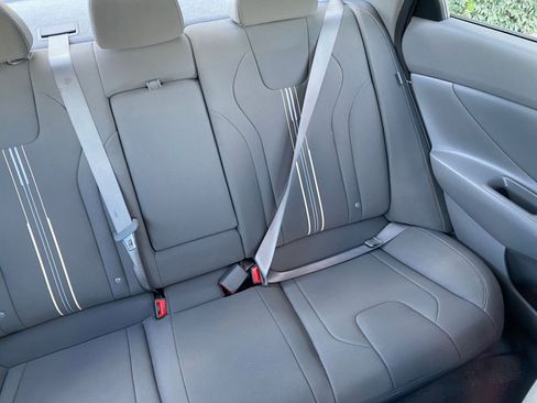 Used 2025 Hyundai Elantra SEL image 37