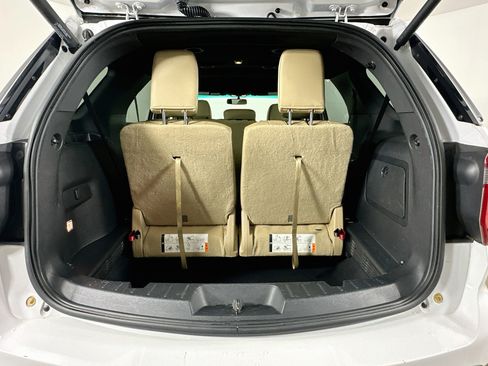 Used 2016 Ford Explorer XLT w/ Equipment Group 202A FWD image 30