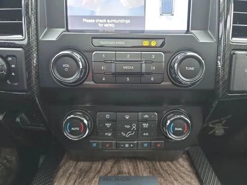 Used 2019 Ford F250 Lariat w/ Lariat Ultimate Package AWD/4WD image 33