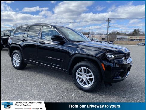 Certified 2023 Jeep Grand Cherokee Laredo X AWD/4WD image 1
