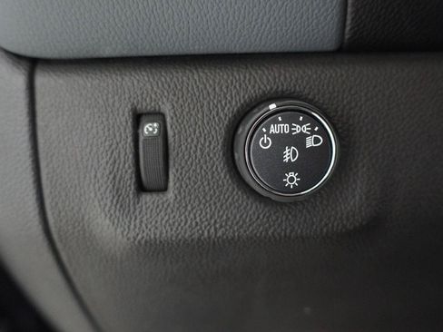 Used 2021 Chevrolet Colorado Z71 RWD image 14