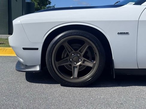 Used 2019 Dodge Challenger R/T RWD image 5