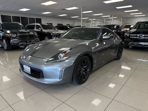 Used 2020 Nissan 370Z Coupe image 8