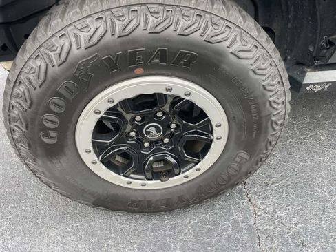 Used 2024 Ford Bronco Badlands w/ Sasquatch Package AWD/4WD image 13