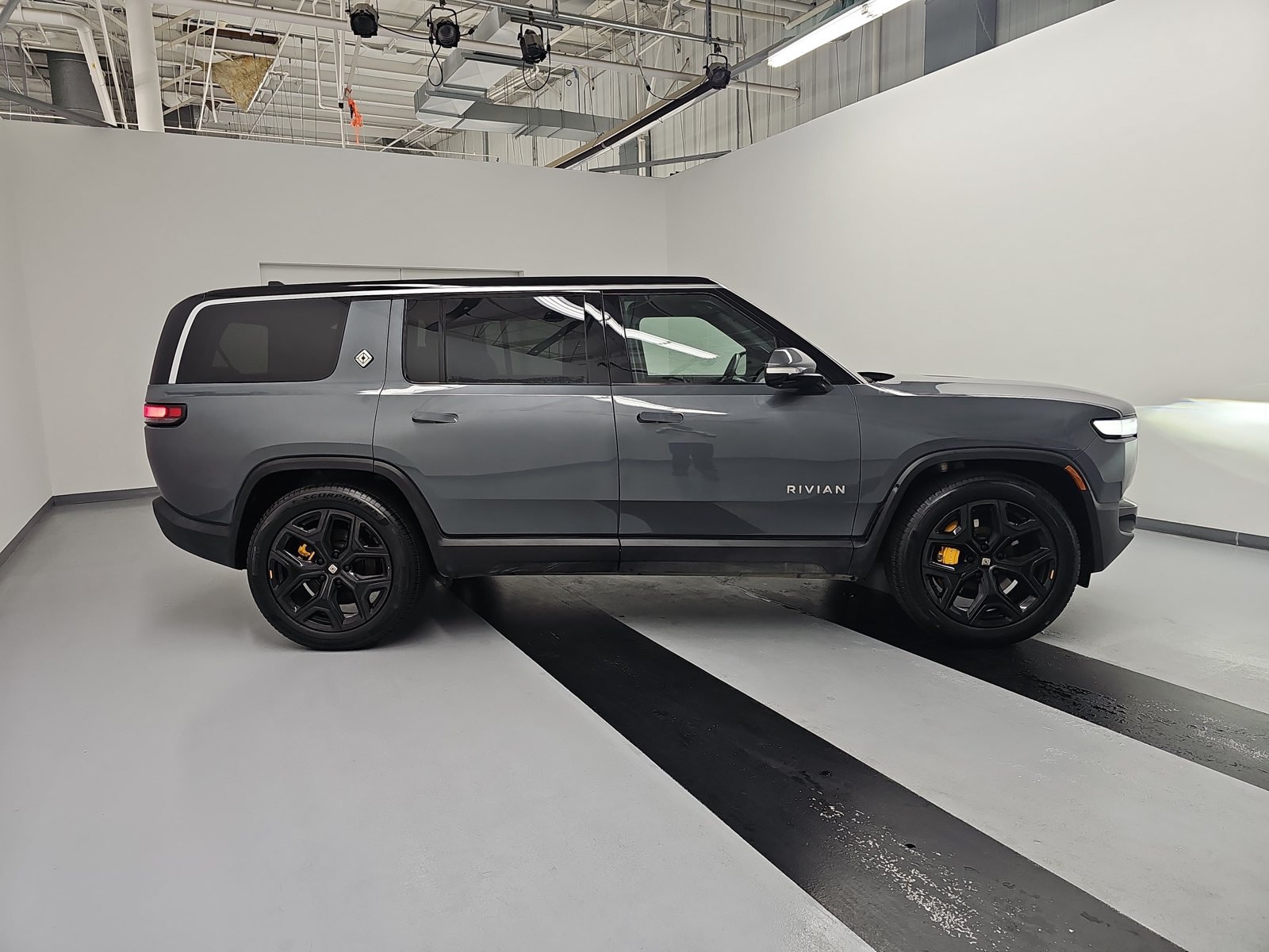 Used 2024 Rivian R1S Adventure Quad AWD/4WD image 6