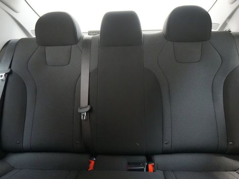 Certified 2025 Hyundai Elantra SE image 17