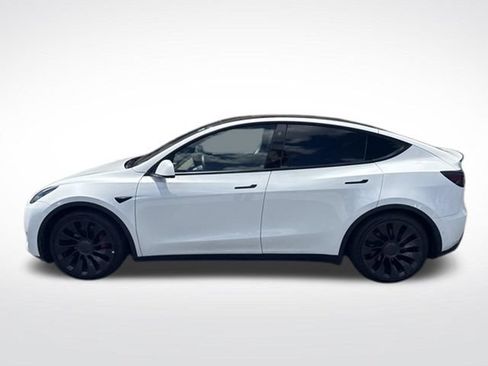 Used 2022 Tesla Model Y Performance AWD/4WD image 6