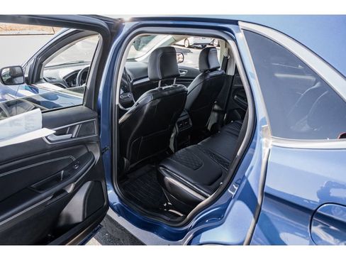 Used 2024 Ford Edge Titanium image 23