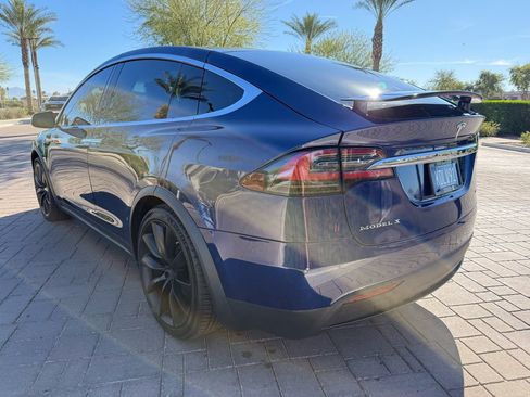 Used 2017 Tesla Model X 75D image 7