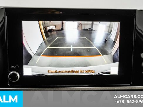 Used 2025 Toyota Camry LE image 32