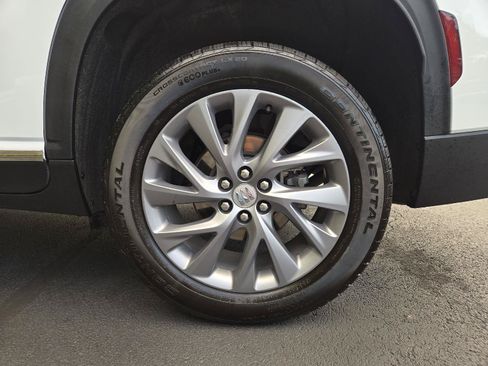 Used 2025 Buick Enclave Preferred FWD image 11