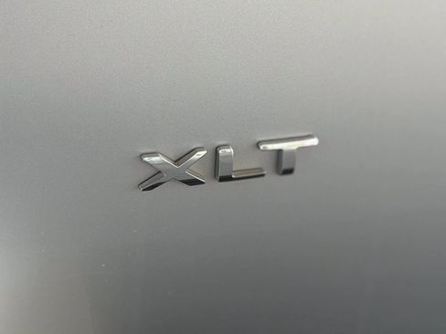 Used 2017 Ford Expedition XLT AWD/4WD image 12