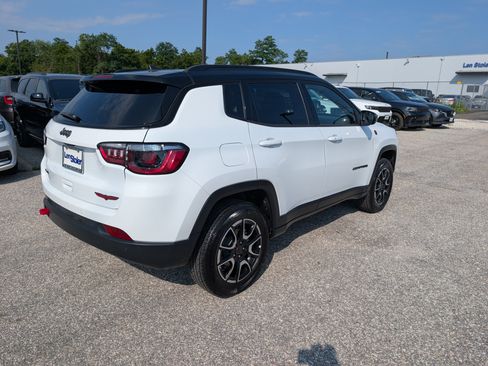 Used 2025 Jeep Compass Trailhawk AWD/4WD image 5