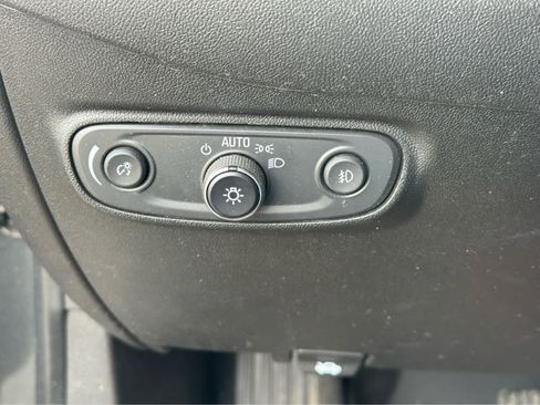 Used 2020 Chevrolet Equinox LT w/ Driver Convenience Package image 17