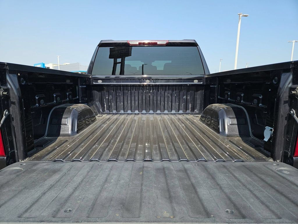 Certified 2022 Chevrolet Silverado 1500 Custom RWD image 23