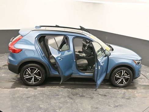 Used 2024 Volvo XC40 B5 Core image 65