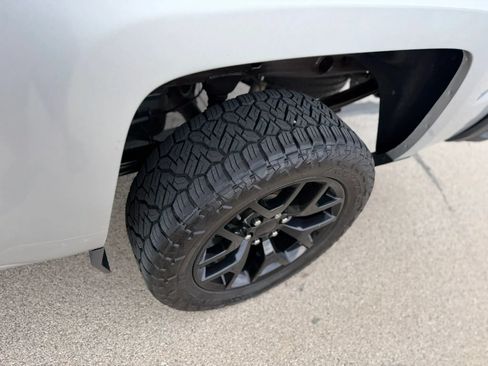 Used 2018 Chevrolet Silverado 1500 LT w/ All Star Edition AWD/4WD image 9