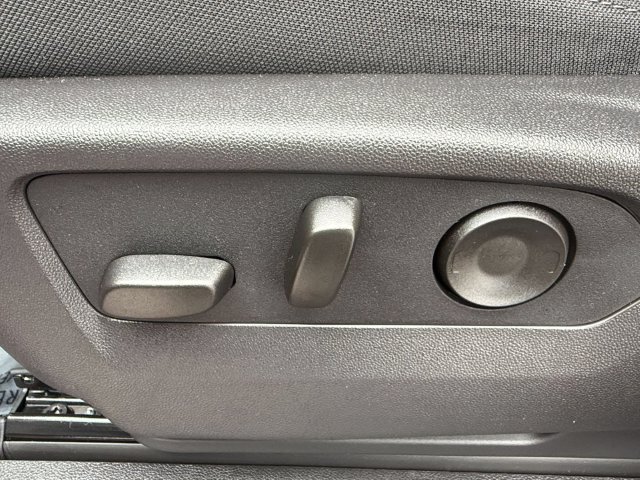 Used 2026 Chevrolet Silverado 1500 Custom RWD image 18