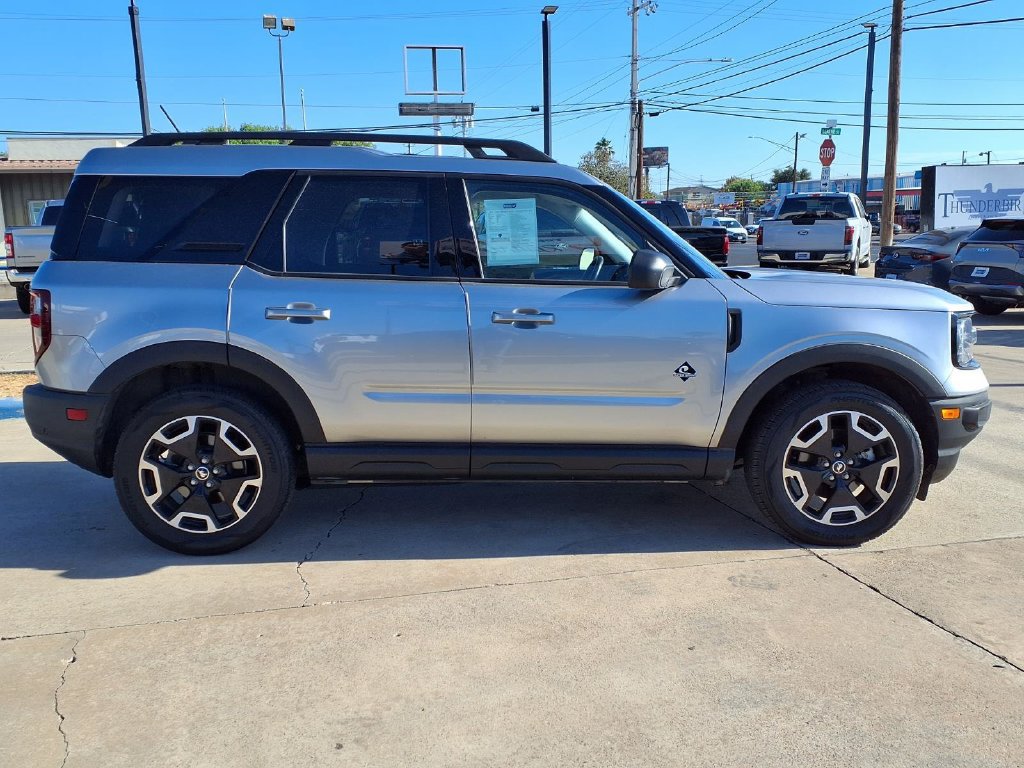 Used 2023 Ford Bronco Sport Outer Banks w/ Tech Package AWD/4WD image 9