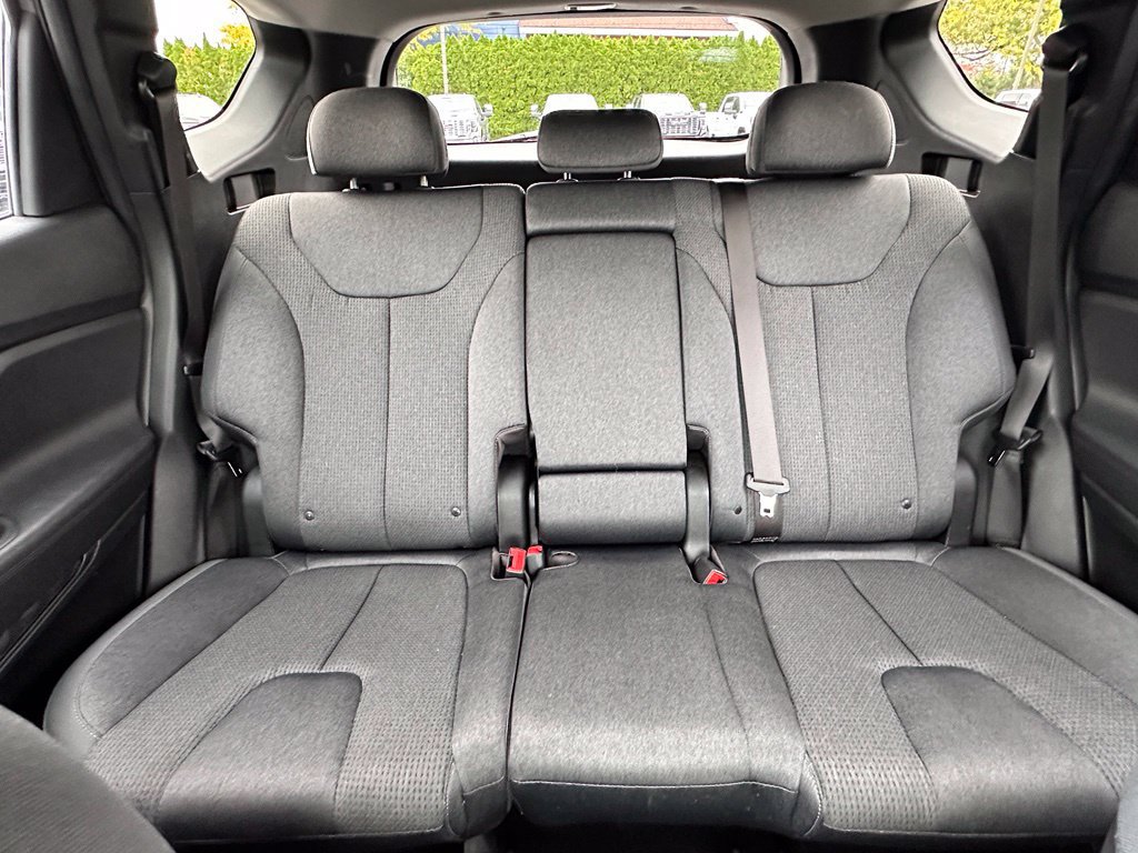 Used 2023 Hyundai Santa Fe SEL w/ Winter Weather Package AWD/4WD image 28