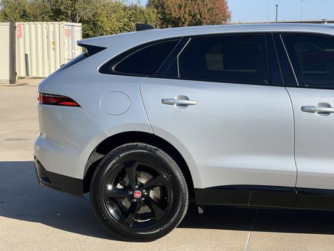 Used 2023 Jaguar F-PACE S image 10