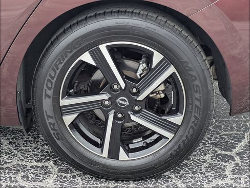 Used 2024 Nissan Sentra SV FWD image 12