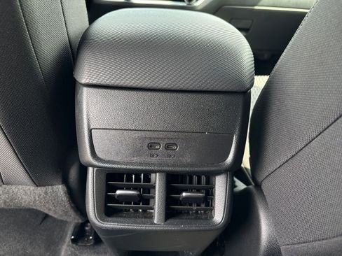 Used 2025 Chevrolet Equinox LT FWD image 23