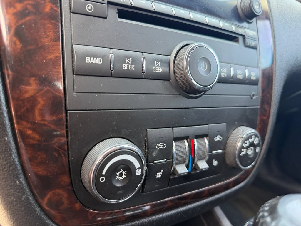 Used 2013 Chevrolet Impala LTZ FWD image 27
