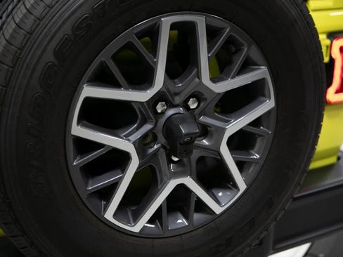 Used 2024 Jeep Wrangler Sahara image 33