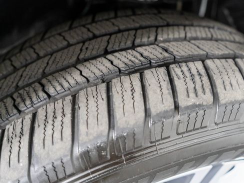 Used 2016 Lexus LX 570 4WD w/ Luxury Package image 38